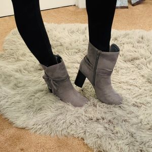 CHRISTIAN SIRIANO Grey Boots Size 8.5